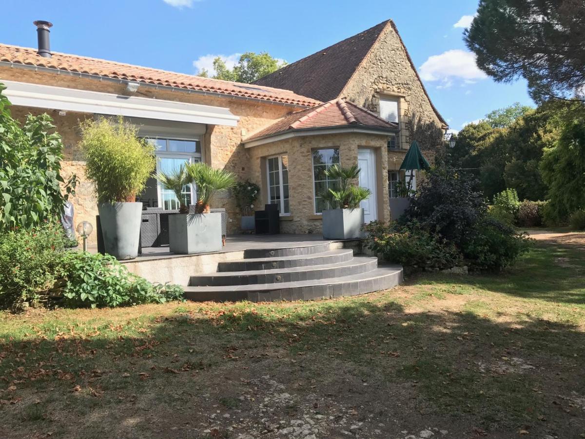 Les Camelias Bed & Breakfast Lalinde Bagian luar foto