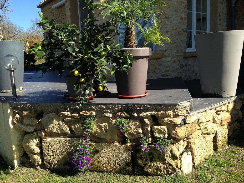 Les Camelias Bed & Breakfast Lalinde Bagian luar foto
