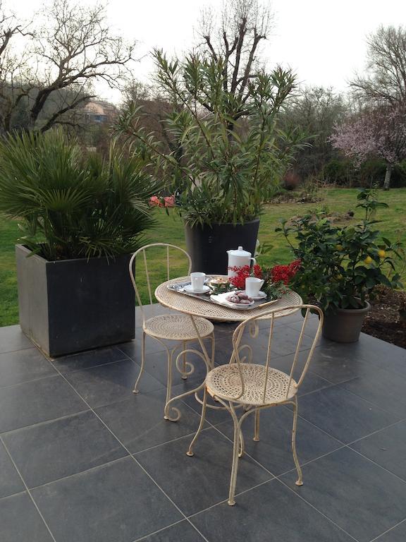 Les Camelias Bed & Breakfast Lalinde Bagian luar foto