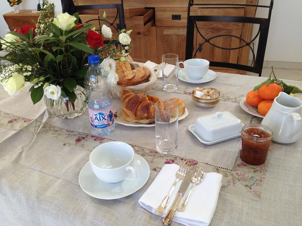 Les Camelias Bed & Breakfast Lalinde Bagian luar foto