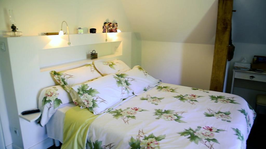 Les Camelias Bed & Breakfast Lalinde Bagian luar foto
